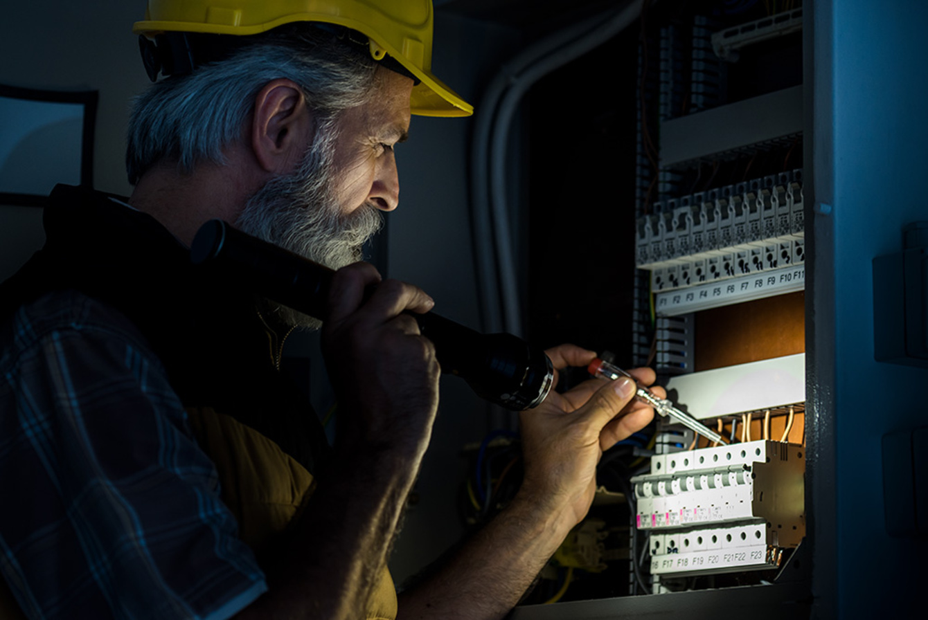 Über­spannungs­schutz bei Wiedmann Elektrotechnik in Burgthann / Großvoggenhof